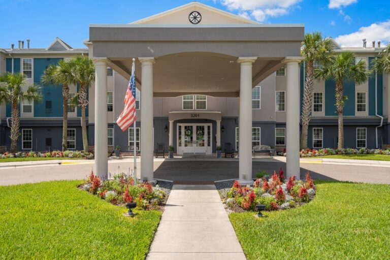 Covered entrance at Gentry Park Orlando senior living community
